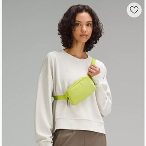 Lululemon Everywhere belt bag mini